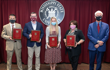Story Image - CAVS Researcher Honored with Alumni Association Graduate Teaching Excellence Award